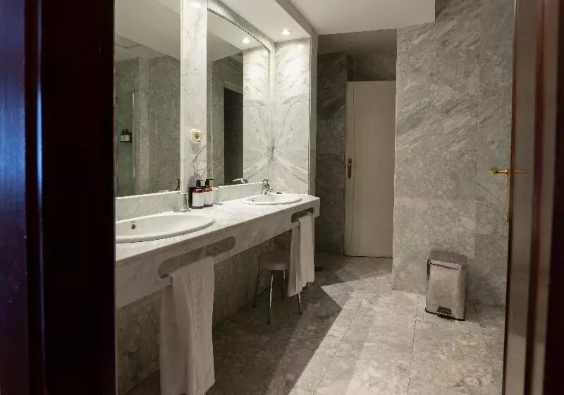 Suite, Barceló León Conde Luna