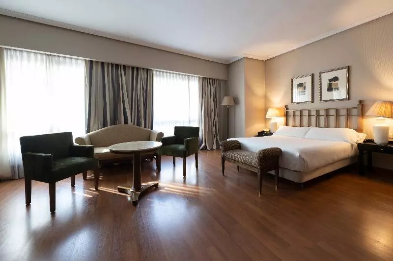 Suite, Barceló León Conde Luna