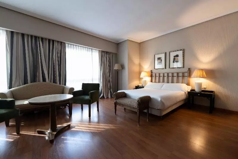 Suite, Barceló León Conde Luna