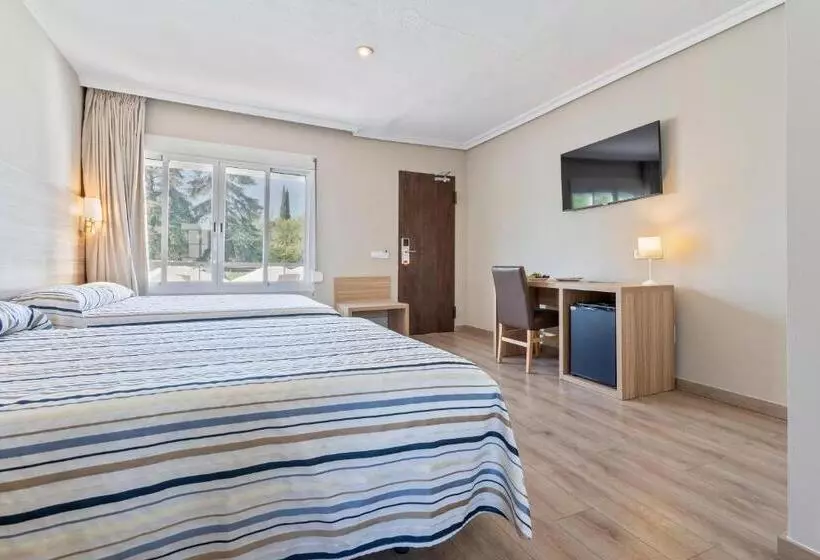 Superior Kamer met Balkon, Best Osuna