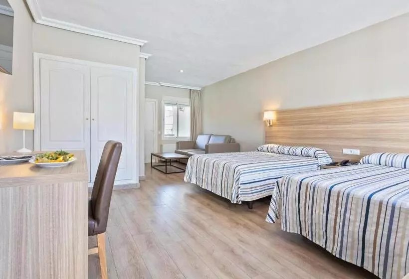 Superior Kamer met Balkon, Best Osuna