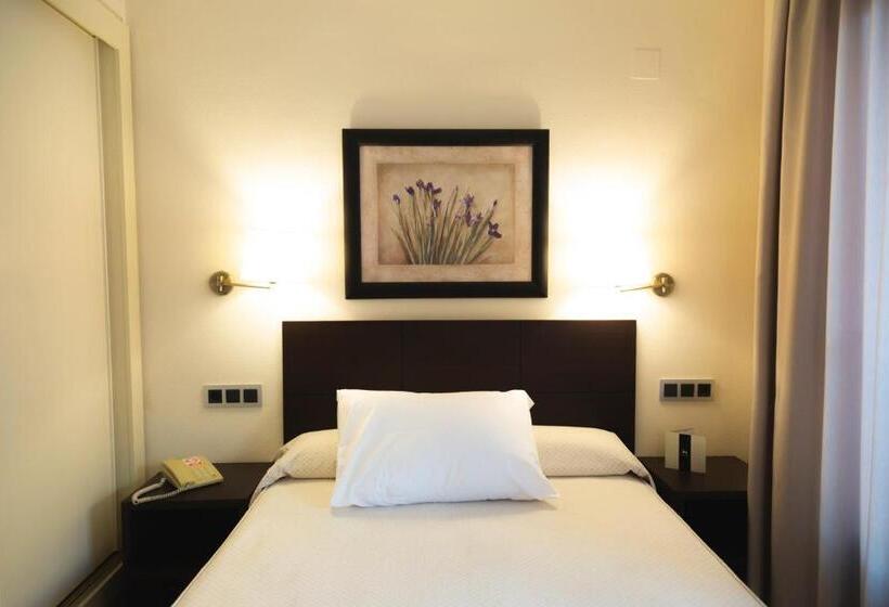 スタンダードシングルルーム, Cristina