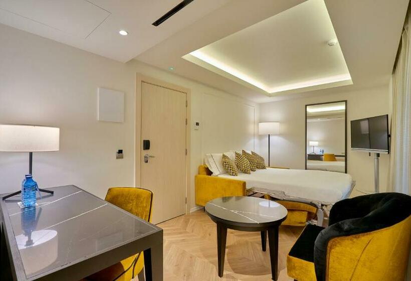 غرفة عائلية, Eurostars Madrid Gran Via