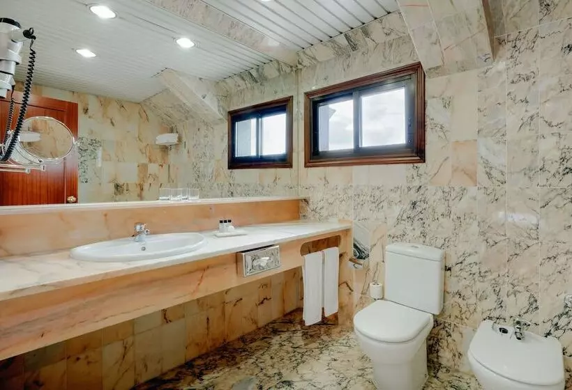 اتاق استاندارد با تراس, Hesperia Vigo
