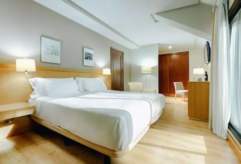 اتاق استاندارد با تراس, Hesperia Vigo