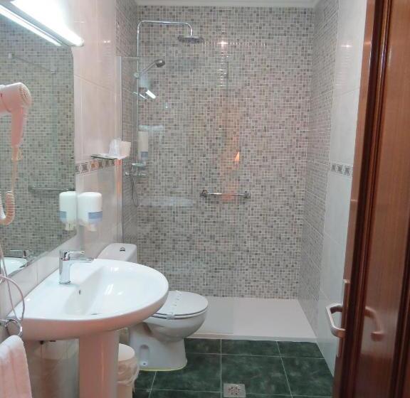 غرفة قياسية, La Anunciada