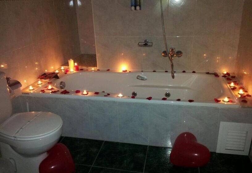 غرفة سوبيريور مطلّة علي البحر, La Anunciada