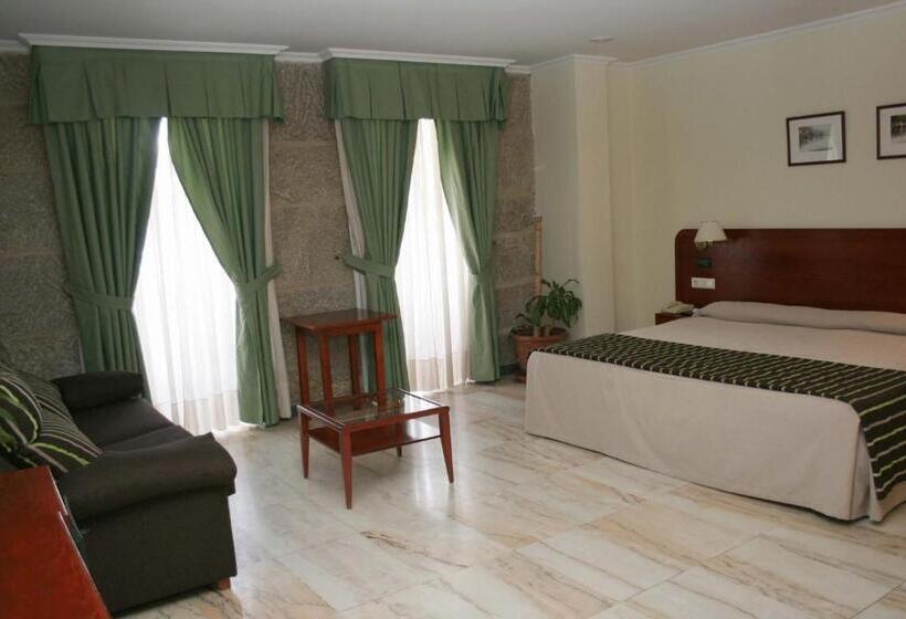 غرفة سوبيريور مطلّة علي البحر, La Anunciada