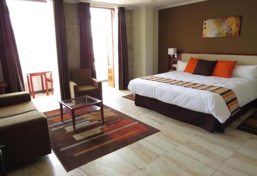 غرفة سوبيريور مطلّة علي البحر, La Anunciada