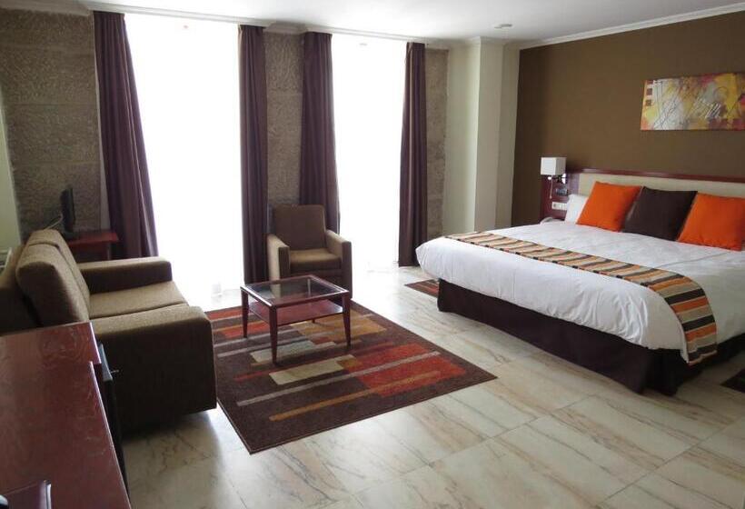 غرفة سوبيريور مطلّة علي البحر, La Anunciada