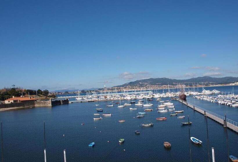 غرفة سوبيريور مطلّة علي البحر, La Anunciada