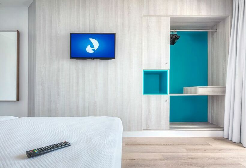 Номер Стандарт Вид на Море, Lancelot