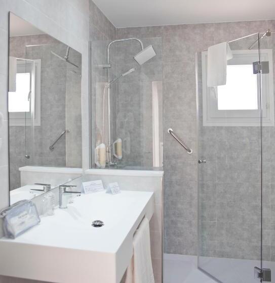 Полулюкс с Балконом, Los Delfines