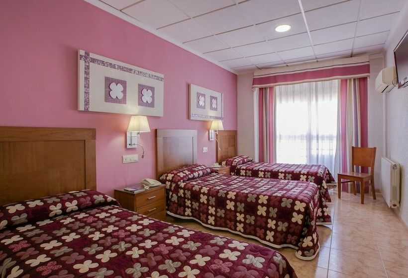 スタンダードトリプルルーム, Manolo