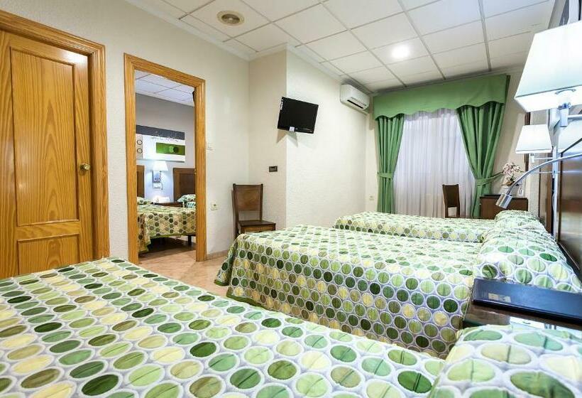 Standard Connecting Room, Manolo