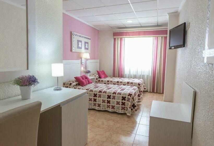 高级大房间, Manolo