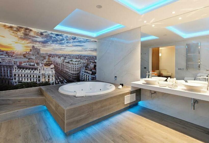 اتاق لوکس با وان آب گرم, Hotel Mayorazgo