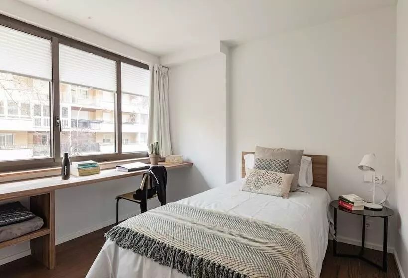 Standard Yhden Hengen Huone, Micampus Pamplona