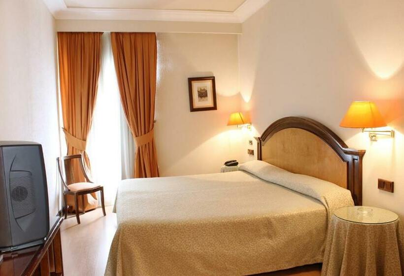 غرفة قياسية, Monterrey