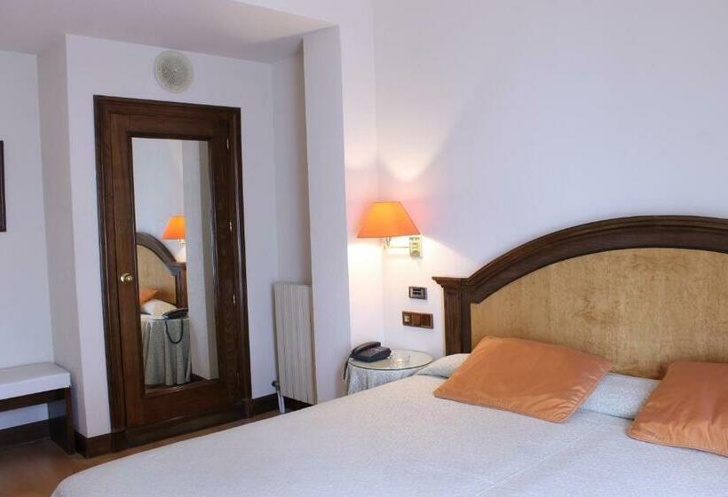 غرفة قياسية, Monterrey