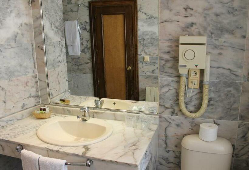 غرفة قياسية, Monterrey