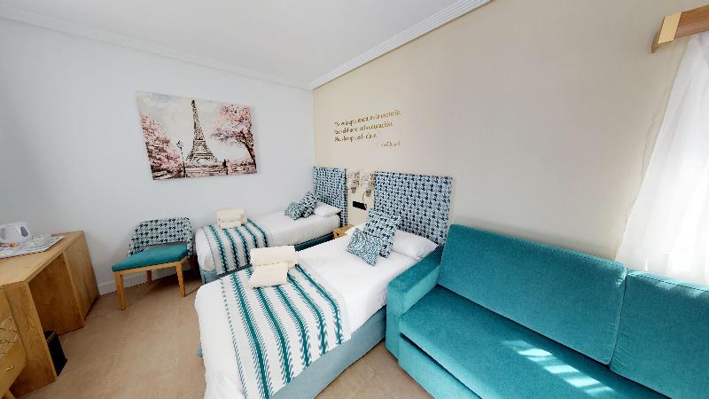 اتاق خانوادگی تودرتو, NH Lleida Pirineos