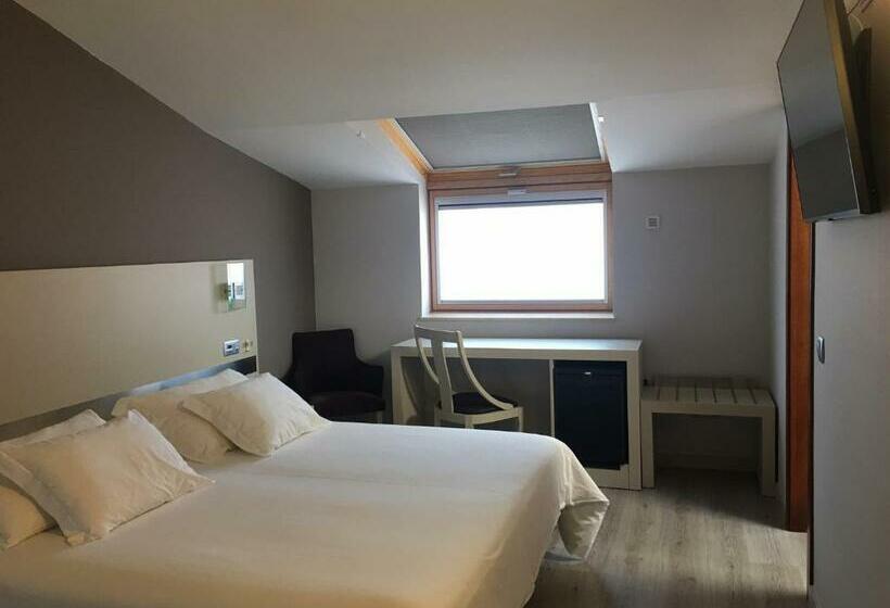 标准间, Puente De La Toja