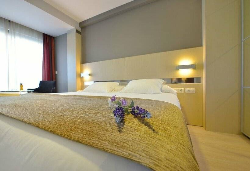 标准间, Puente De La Toja