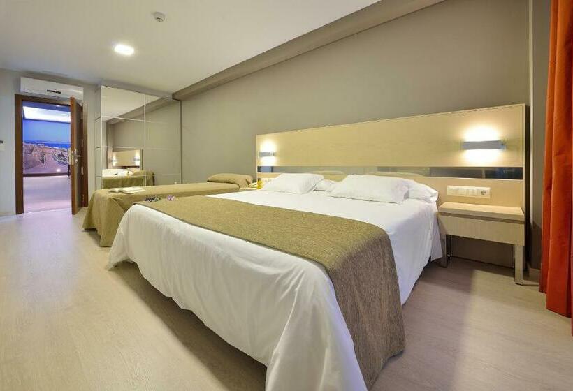 标准三人间, Puente De La Toja