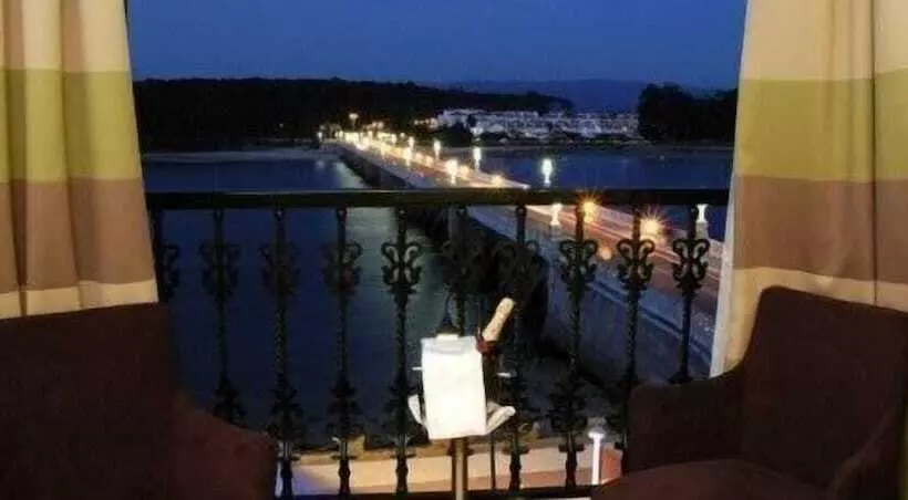 Standard Yhden Hengen Huone, Puente De La Toja