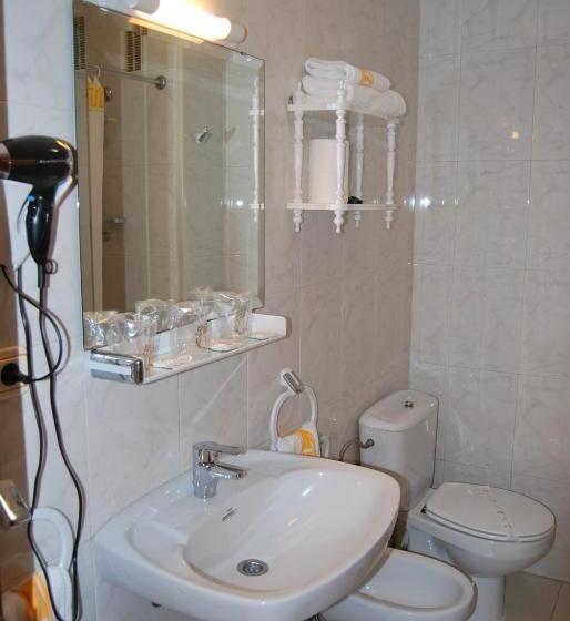 Quarto Quádruplo Economy, Ton