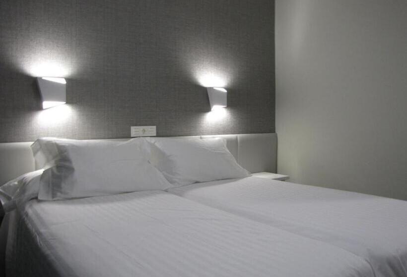 اتاق استاندارد سه نفره, Ton