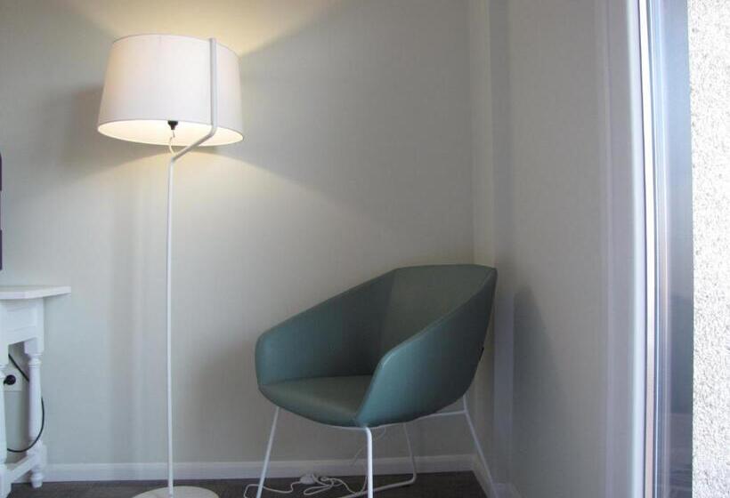 اتاق استاندارد سه نفره, Ton