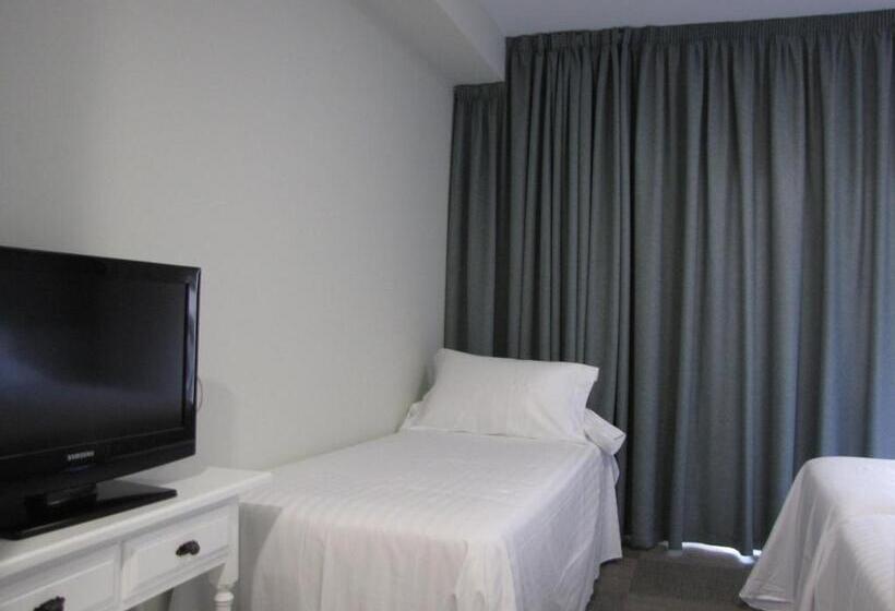 اتاق خانوادگی, Ton