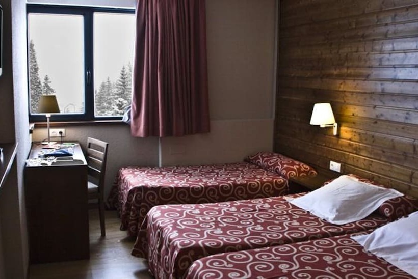 غرفة قياسية ثلاثية, Tuc Blanc