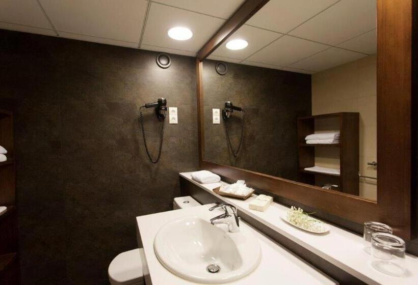 غرفة قياسية فردية, Tuc Blanc