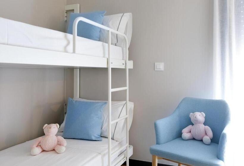 اتاق خانوادگی با چشم‌انداز دریا, Val Convention