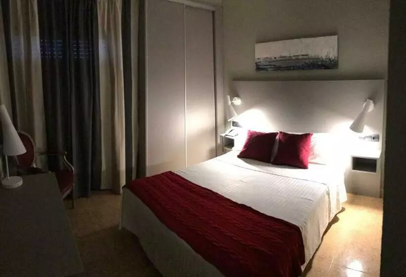 Quarto Standard Individual com Balcão, Valjunco