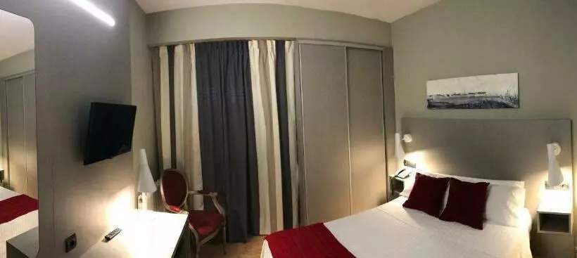 Quarto Standard Individual com Balcão, Valjunco