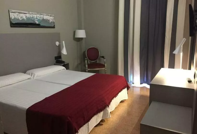 Quarto standart com varanda, Valjunco