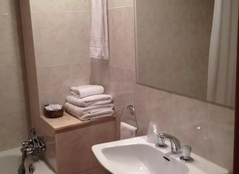 Quarto standart com varanda, Valjunco