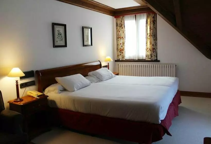 3-Bett-Standardzimmer, Meliá de Tredós