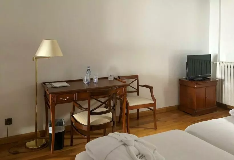 3-Bett-Standardzimmer, Meliá de Tredós