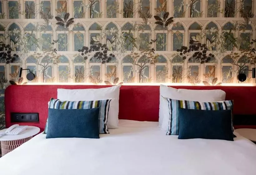 سوییت, Motel One Madridplaza De España