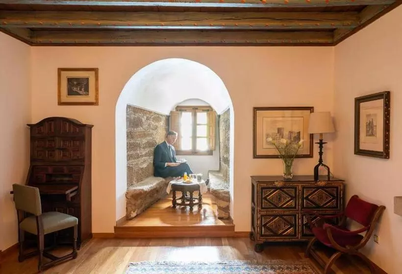 Juniorsviitti, Parador De Vilalba