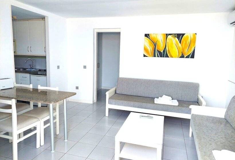 2-Bedroom Classic Apartment, Servatur Riosol