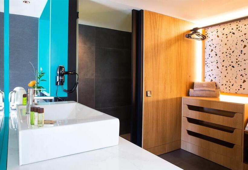 اتاق سوپریور با چشمانداز دریا و بالکن, Servatur Riosol