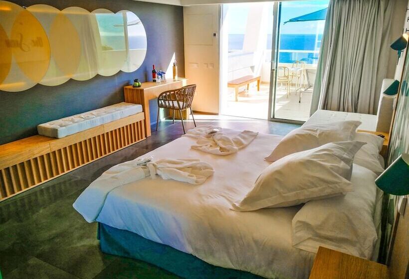 اتاق سوپریور با چشمانداز دریا و بالکن, Servatur Riosol