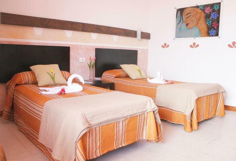 غرفة قياسية ثلاثية, 4dreams Hotel Chimisay