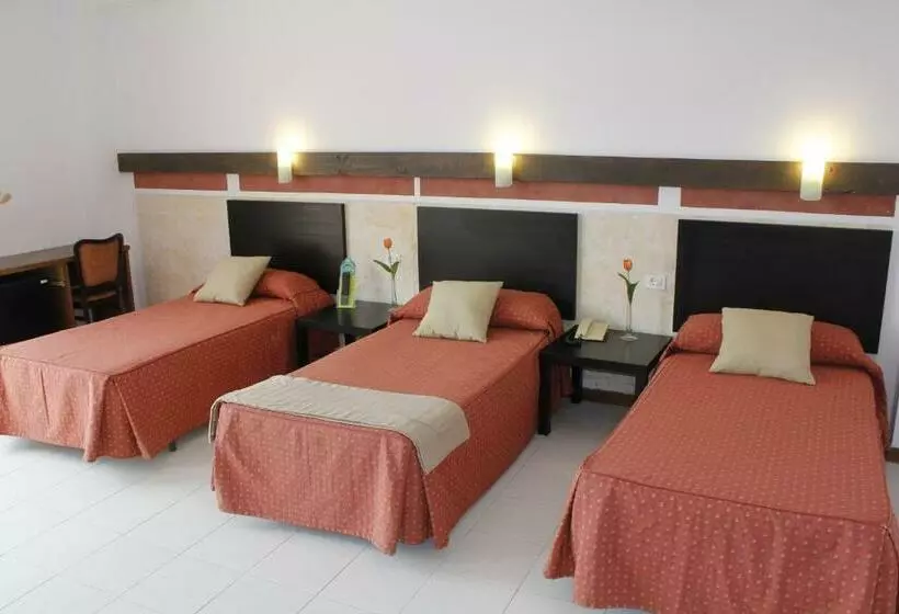 اتاق استاندارد چهار تخته, 4dreams Hotel Chimisay